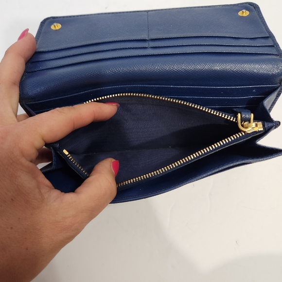 Prada Authentic saffiano leather blue continental wallet and key / card case - Picture 12 of 16